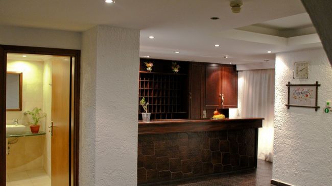 Royal Centre Aparthotel 2*